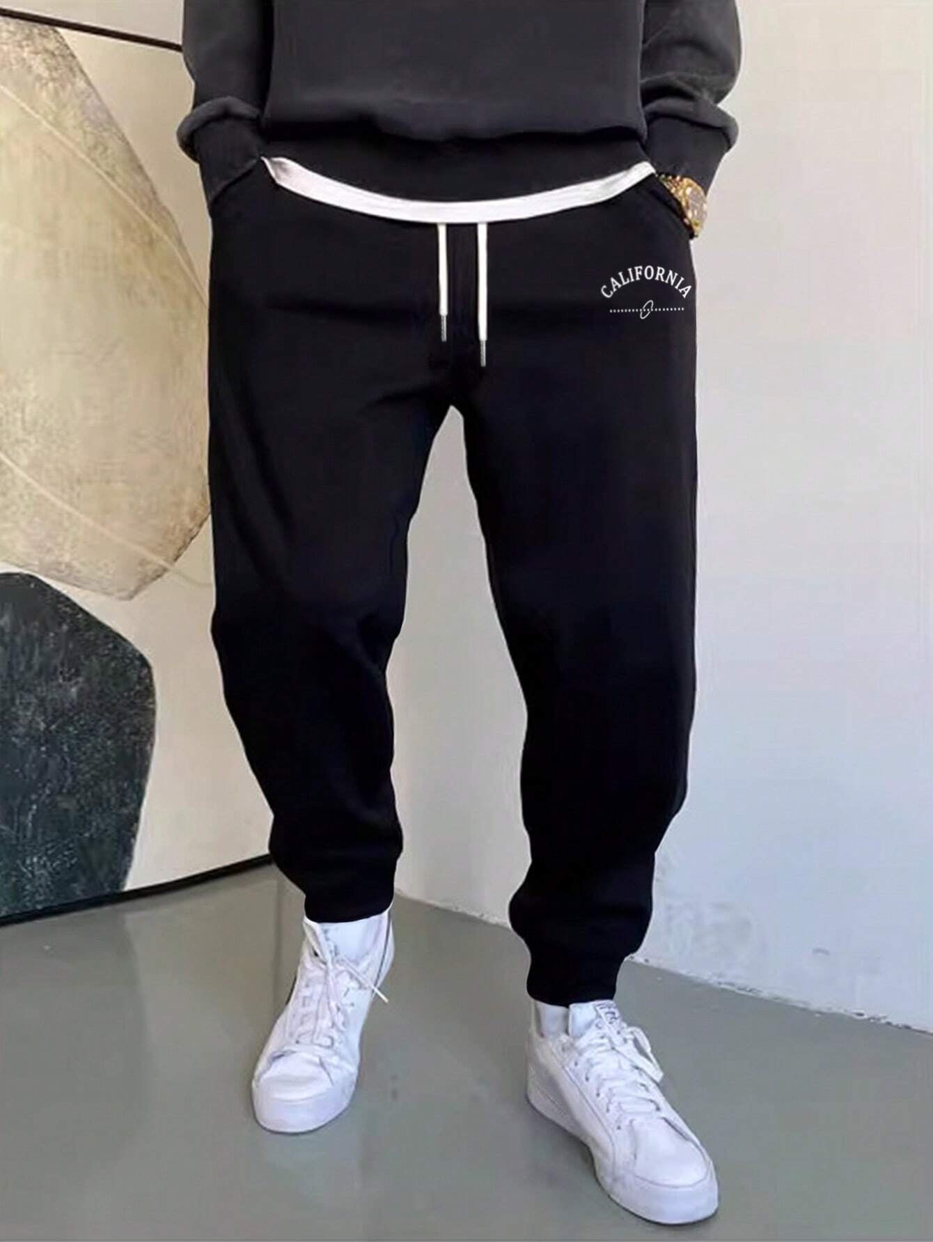 Manfinity Hypemode Men Letter Graphic Drawstring Waist Sweatpants